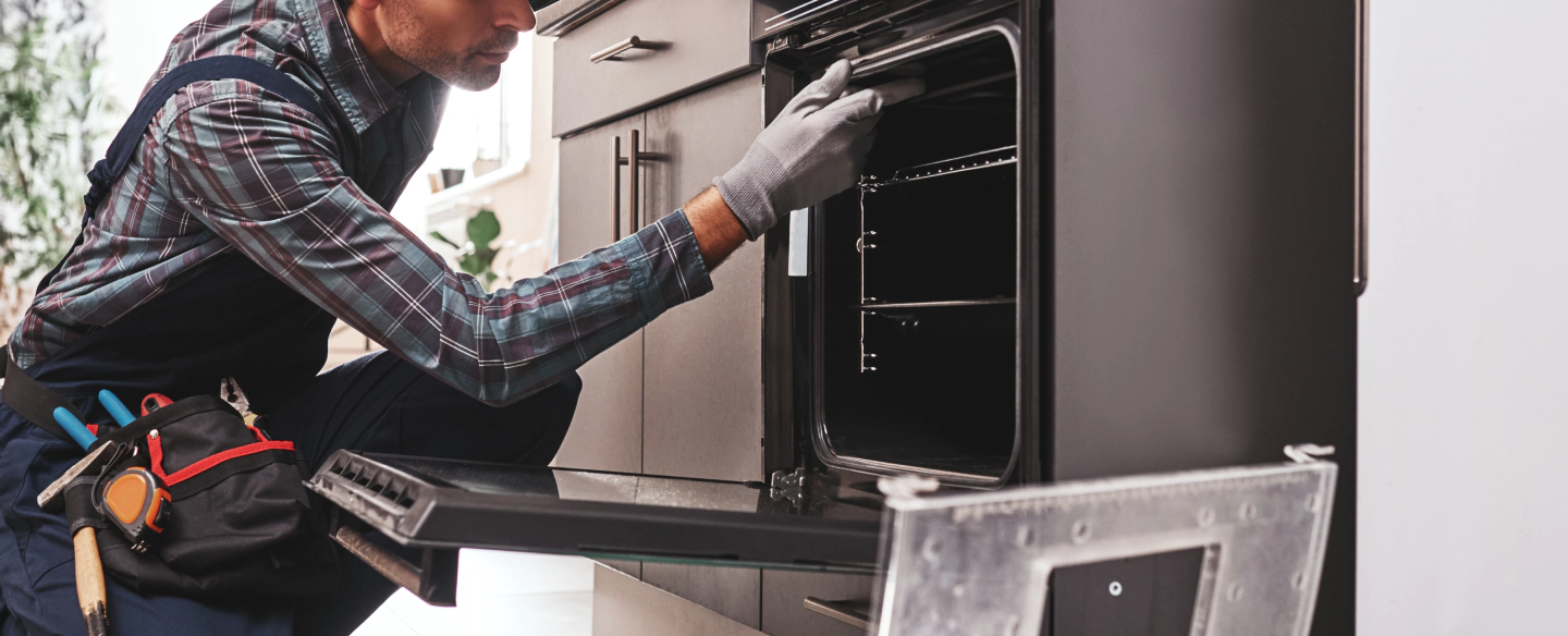 technician installing an oven halethorpe md 1